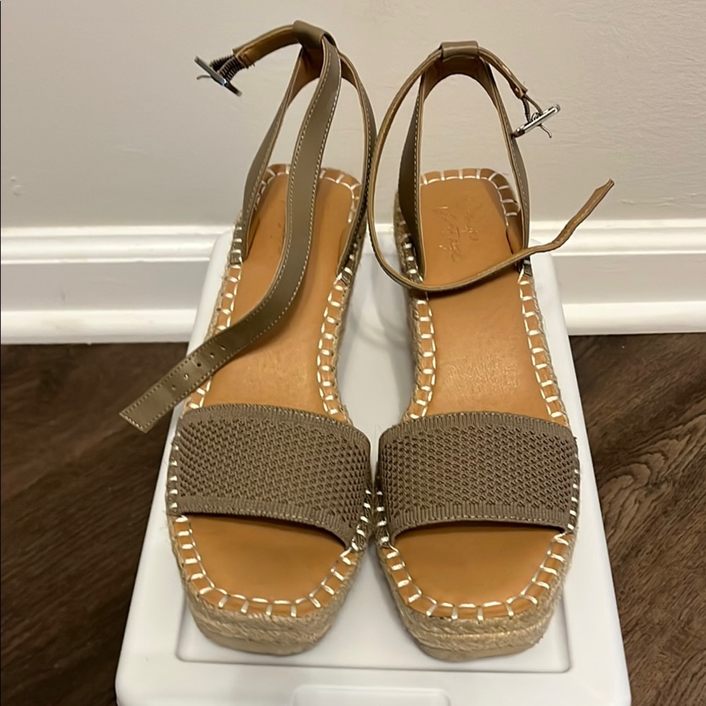 Crown Vintage Wedge Sandal